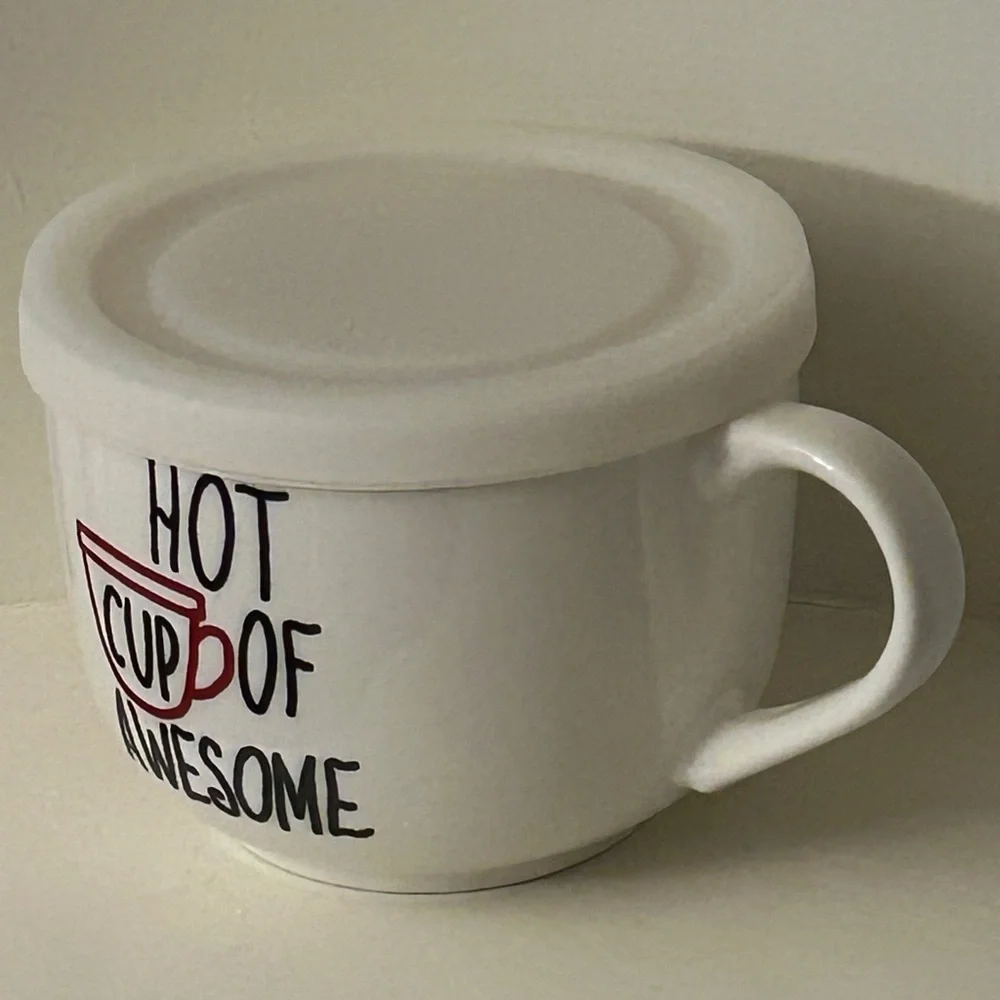 White Coffee Mug Red + Black Text HOT CUP OF AWESOME New With Tag Silicone Lid